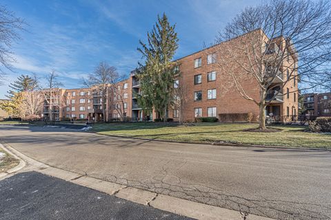 Tiny photo for 263 S Clubhouse Drive #110, Palatine, IL 60074 (MLS # 12537646)