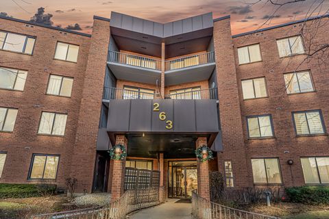 Tiny photo for 263 S Clubhouse Drive #110, Palatine, IL 60074 (MLS # 12537646)