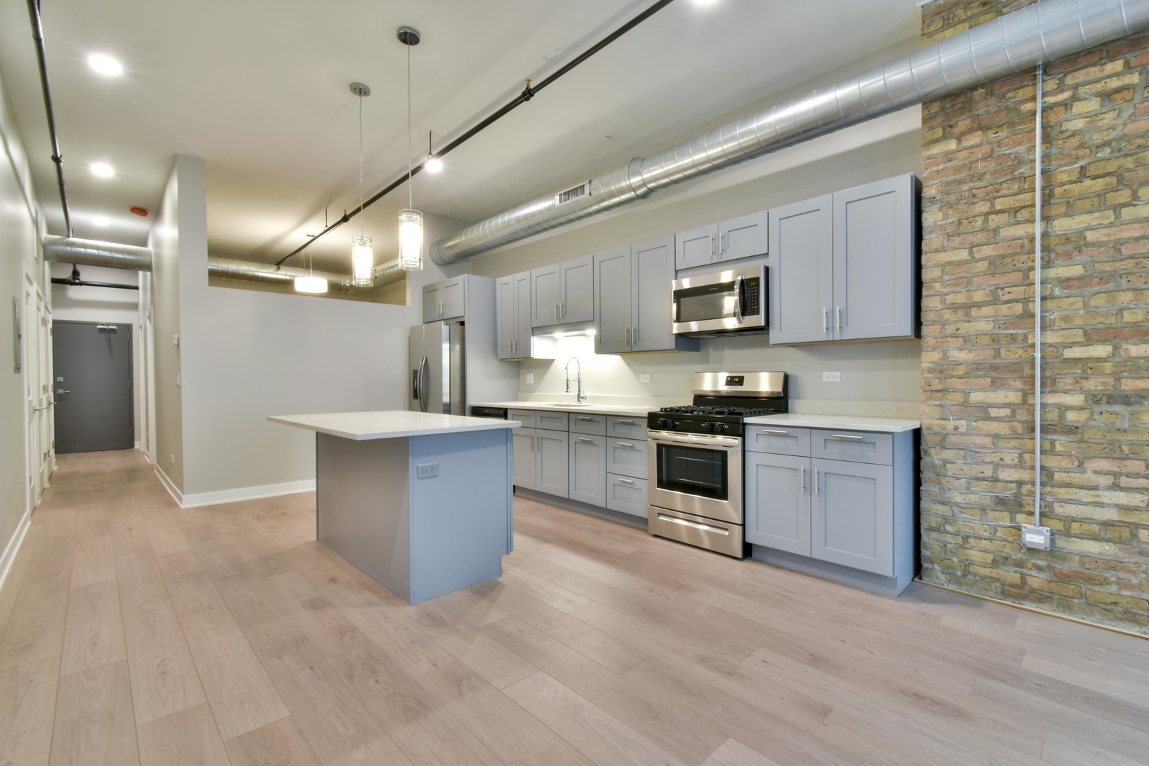 25 W Hubbard Street 201