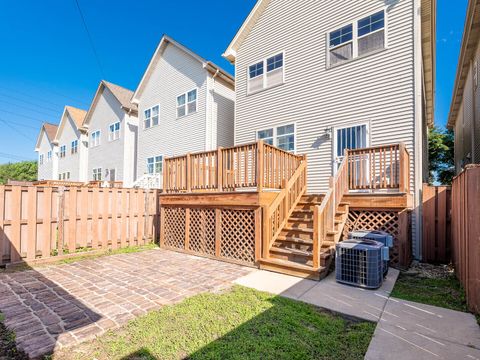 Tiny photo for 2537 W Grenshaw Street, Chicago, IL 60612 (MLS # 12491552)