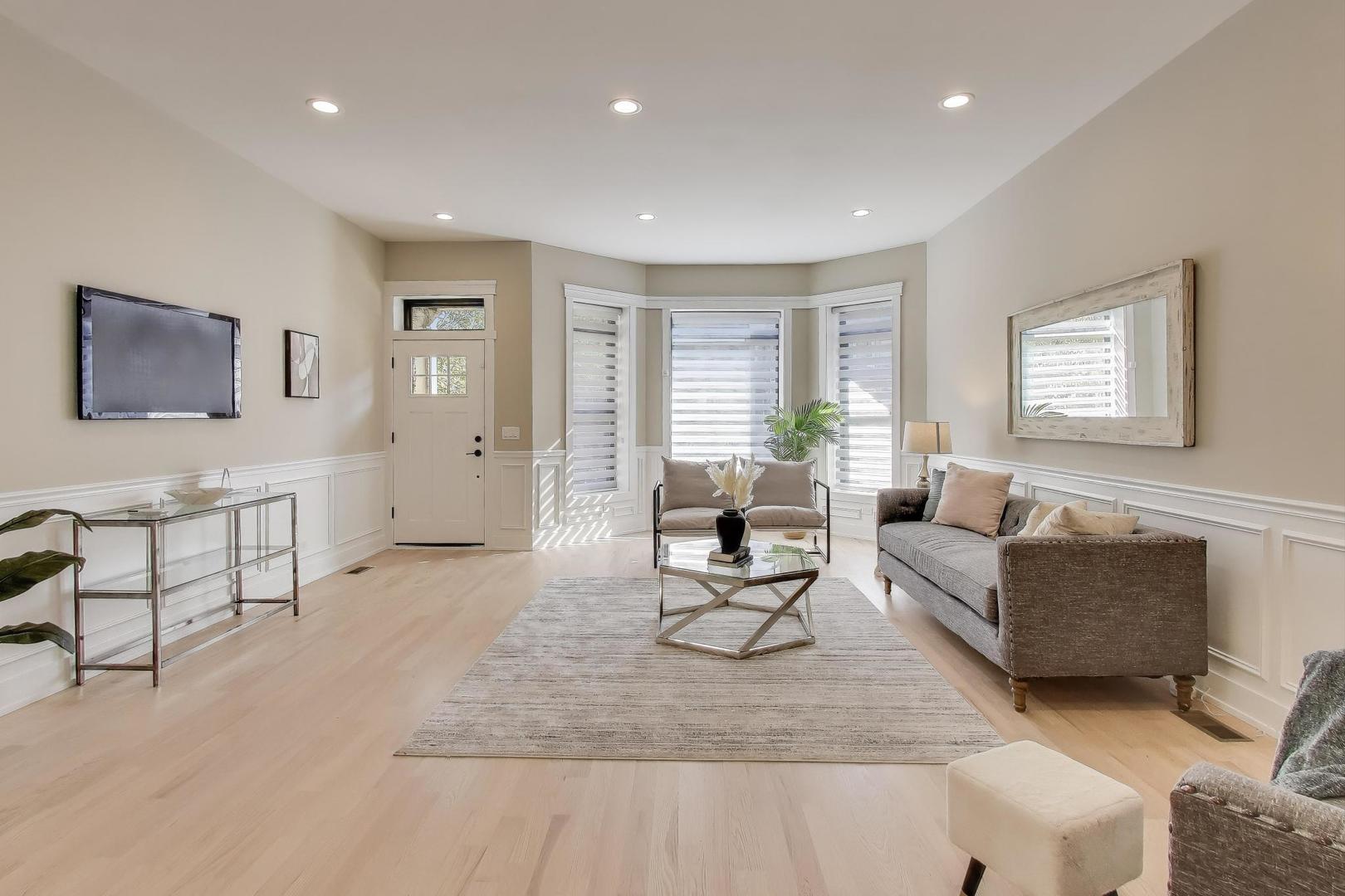 4938 S Vincennes Avenue