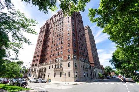 Photo of 6700 S CRANDON Avenue #6A, Chicago, IL 60649 (MLS # 12661508)