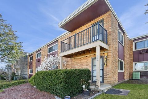 Tiny photo for 1320A Lore Lane #122, Lombard, IL 60148 (MLS # 12602419)