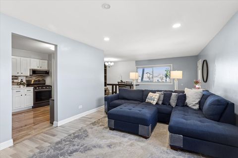 Tiny photo for 1320A Lore Lane #122, Lombard, IL 60148 (MLS # 12602419)