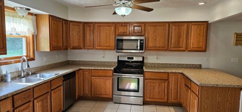 Tiny photo for 120 N Lark Lane, Carbondale, IL 62901 (MLS # 12663200)