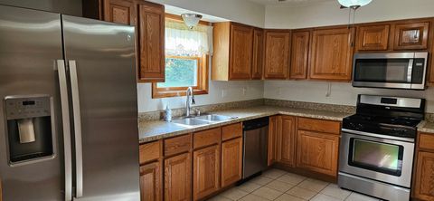 Tiny photo for 120 N Lark Lane, Carbondale, IL 62901 (MLS # 12663200)