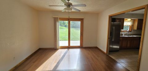 Tiny photo for 120 N Lark Lane, Carbondale, IL 62901 (MLS # 12663200)