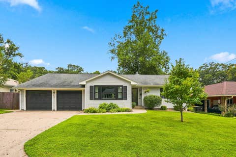 Photo of 222 HILLCREST Drive, Geneseo, IL 61254 (MLS # 12730541)