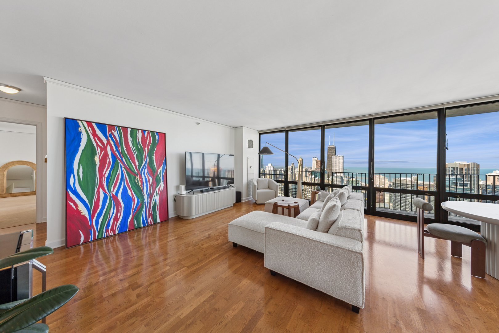 225 N Columbus Drive 5905