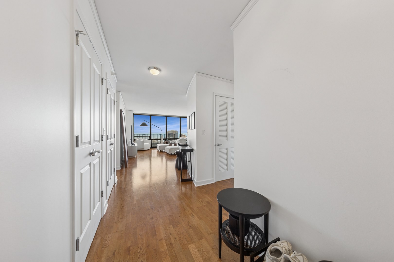 225 N Columbus Drive 5905