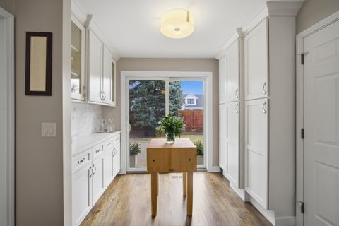 Tiny photo for 27 Park Lane, Park Ridge, IL 60068 (MLS # 12577744)