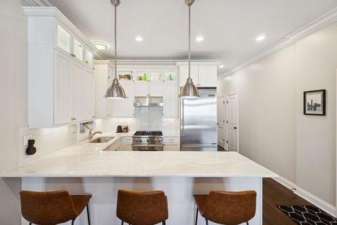 Tiny photo for 843 W Lill Avenue #2, Chicago, IL 60614 (MLS # 12474347)