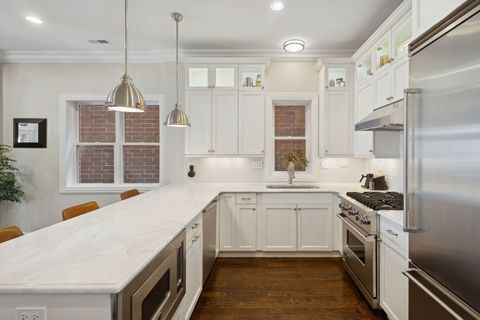 Tiny photo for 843 W Lill Avenue #2, Chicago, IL 60614 (MLS # 12474347)