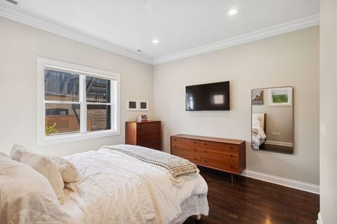 Tiny photo for 843 W Lill Avenue #2, Chicago, IL 60614 (MLS # 12474347)