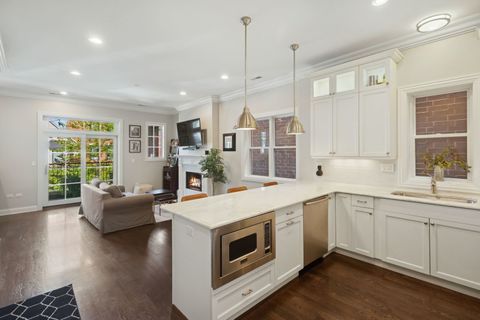 Tiny photo for 843 W Lill Avenue #2, Chicago, IL 60614 (MLS # 12474347)