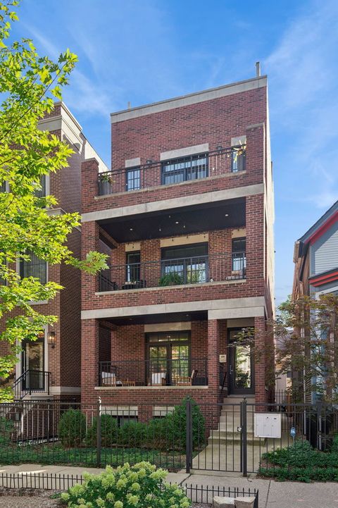 Photo of 843 W Lill Avenue #2, Chicago, IL 60614 (MLS # 12474347)