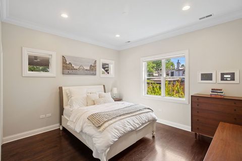 Tiny photo for 843 W Lill Avenue #2, Chicago, IL 60614 (MLS # 12474347)