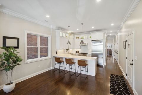 Tiny photo for 843 W Lill Avenue #2, Chicago, IL 60614 (MLS # 12474347)