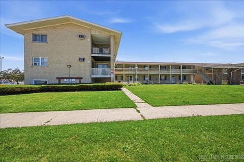 Tiny photo for 14501 Keystone Avenue #9, Midlothian, IL 60445 (MLS # 12683420)