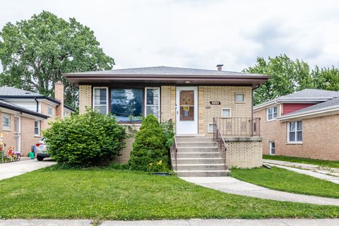 Photo of 8825 S Richmond Avenue, Evergreen Park, IL 60805 (MLS # 12453473)