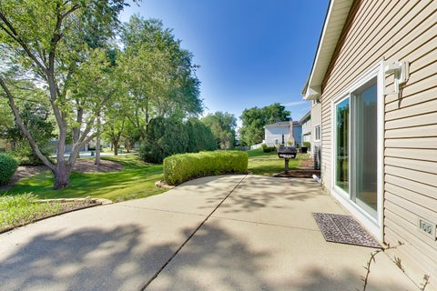 Tiny photo for 720 Dunhill Drive, Buffalo Grove, IL 60089 (MLS # 12721174)