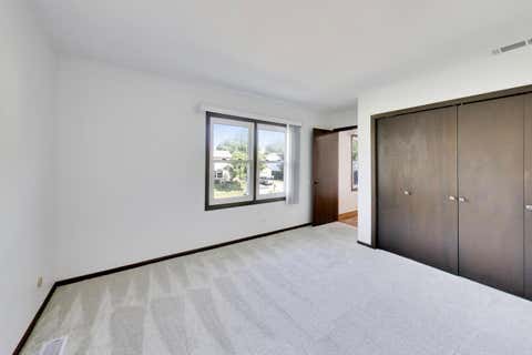 Tiny photo for 720 Dunhill Drive, Buffalo Grove, IL 60089 (MLS # 12721174)