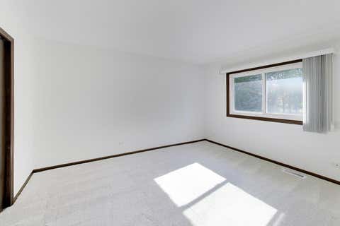 Tiny photo for 720 Dunhill Drive, Buffalo Grove, IL 60089 (MLS # 12721174)