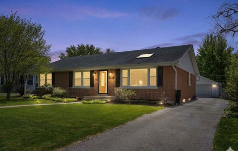 Photo of 1910 E LIBERTY Drive, Wheaton, IL 60187 (MLS # 12631973)