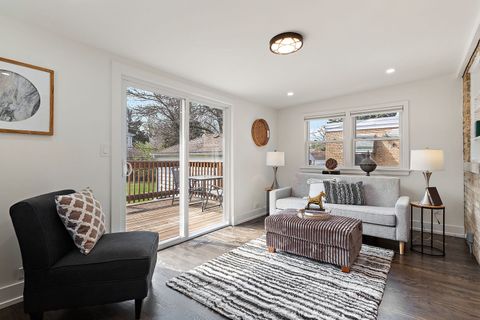 Tiny photo for 7179 N Mankato Avenue, Chicago, IL 60646 (MLS # 12629331)