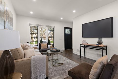 Tiny photo for 7179 N Mankato Avenue, Chicago, IL 60646 (MLS # 12629331)