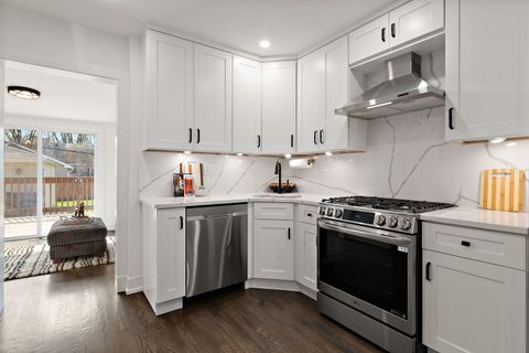 Tiny photo for 7179 N Mankato Avenue, Chicago, IL 60646 (MLS # 12629331)