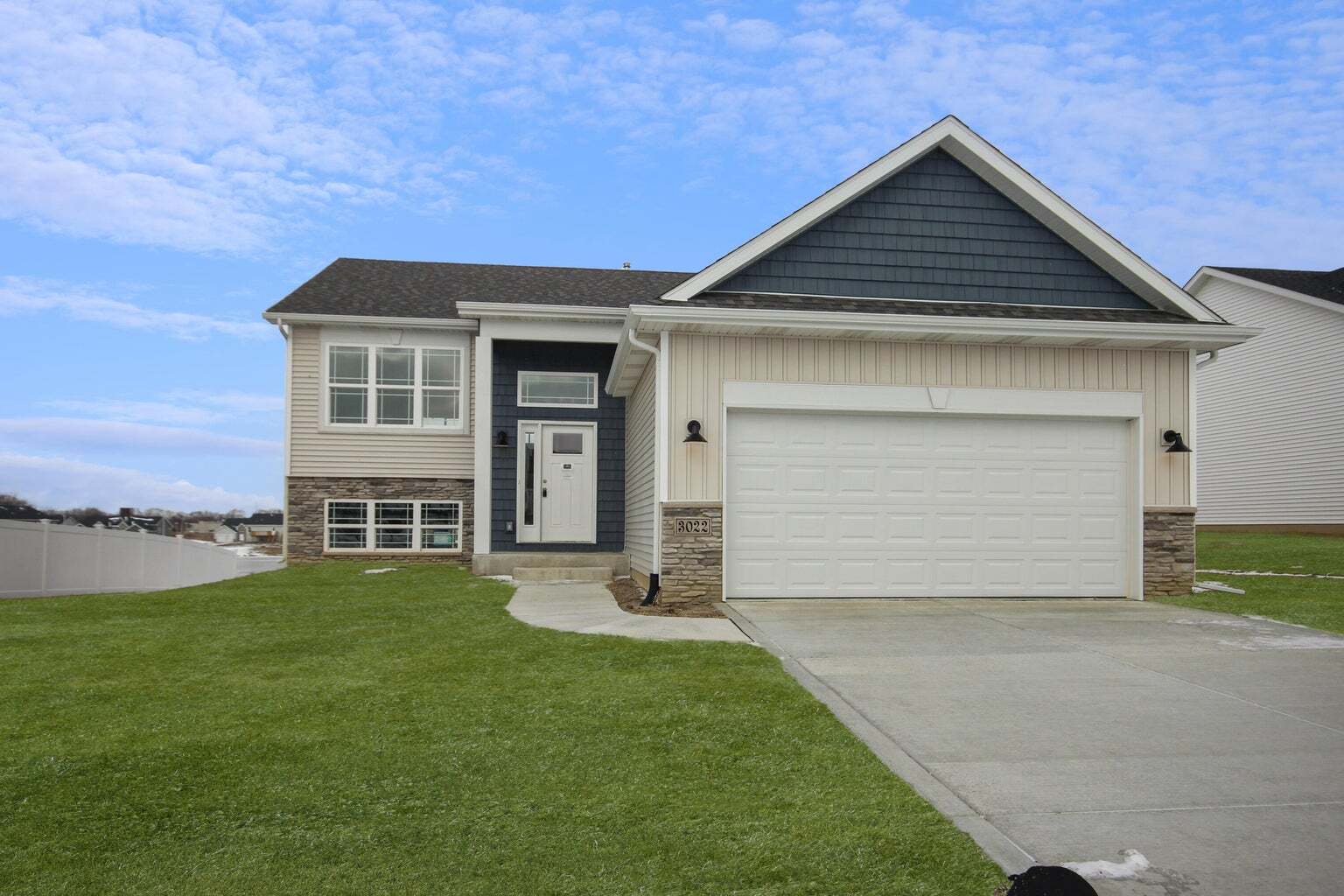 3022 W 84th Place