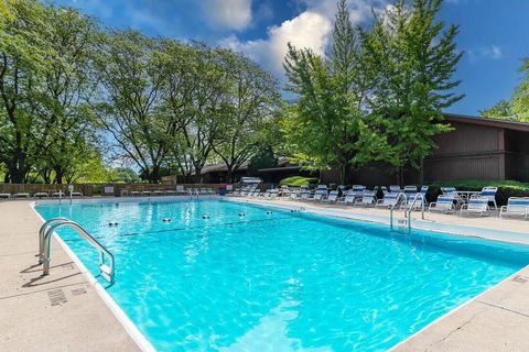 Tiny photo for 6010 Oakwood Drive #3B, Lisle, IL 60532 (MLS # 12580772)