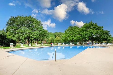 Tiny photo for 6010 Oakwood Drive #3B, Lisle, IL 60532 (MLS # 12580772)