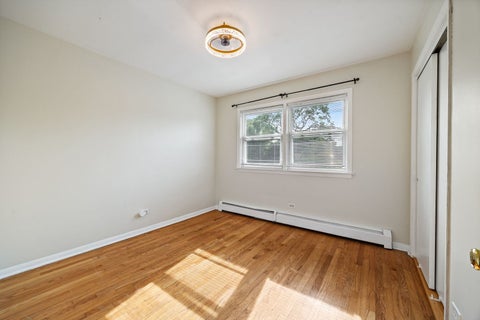 Tiny photo for 929 S Oak Park Avenue #3NW, Oak Park, IL 60304 (MLS # 12748975)