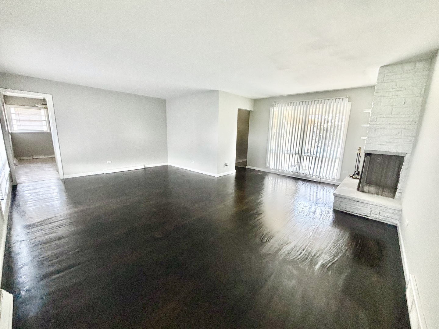 1044 S Leslie Lane