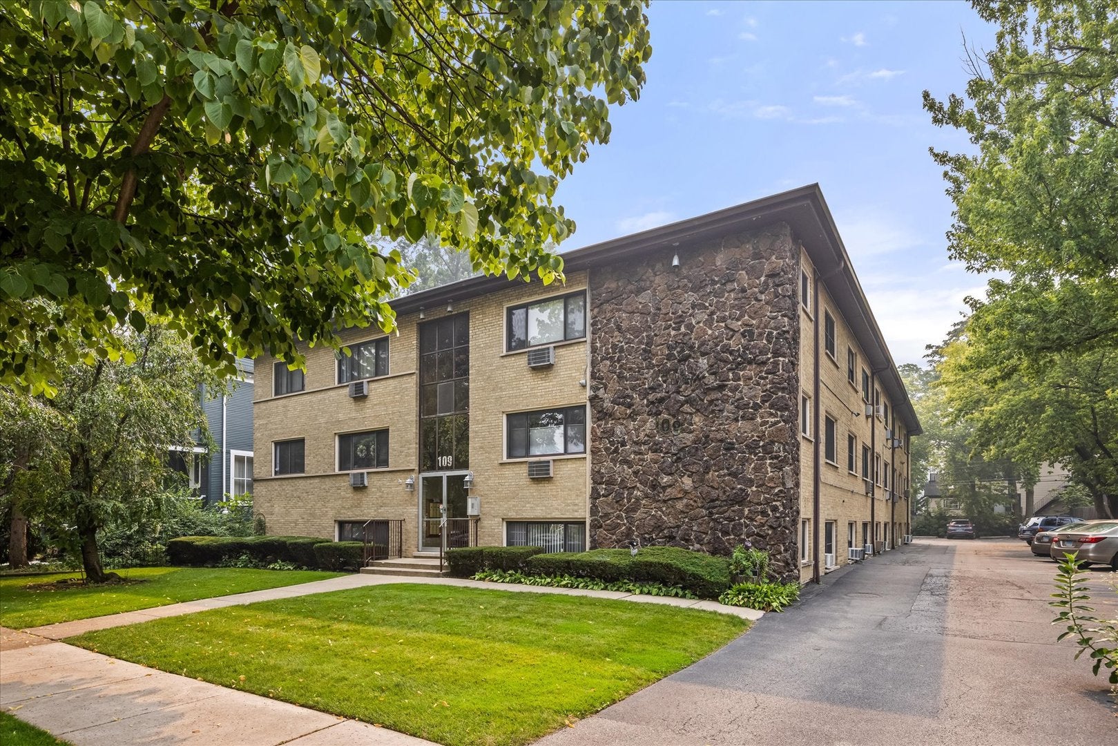 109 S Elmwood Avenue 2