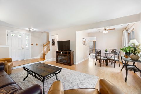 Tiny photo for 716 Sand Creek Drive, Carol Stream, IL 60188 (MLS # 12498318)