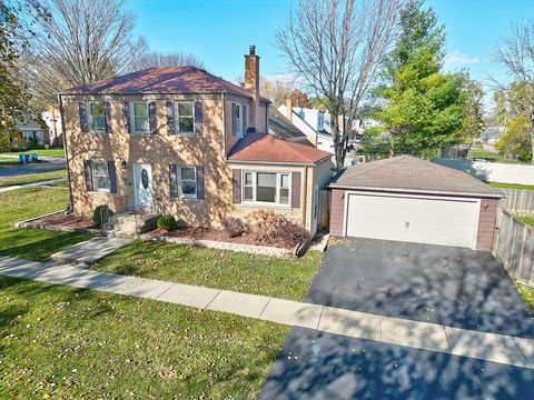 A home in Mount Prospect