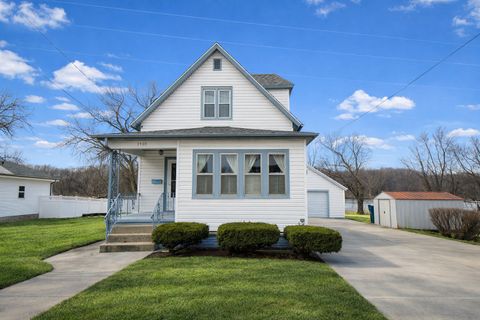 Photo of 1903 W First Street, Dixon, IL 61021 (MLS # 12569511)