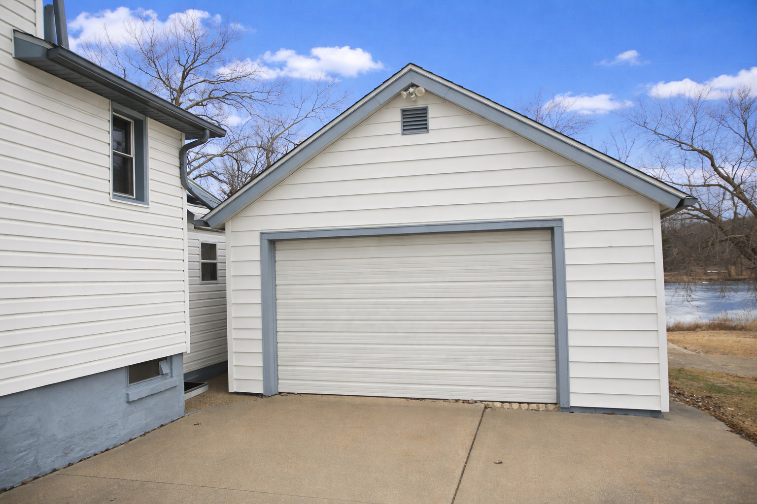 1903 W First Street