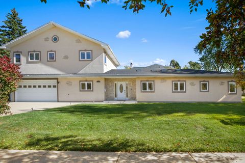 Photo of 227 S walnut Lane, Schaumburg, IL 60193 (MLS # 12496005)