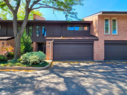 1833 Wildberry Drive E Glenview IL 60025