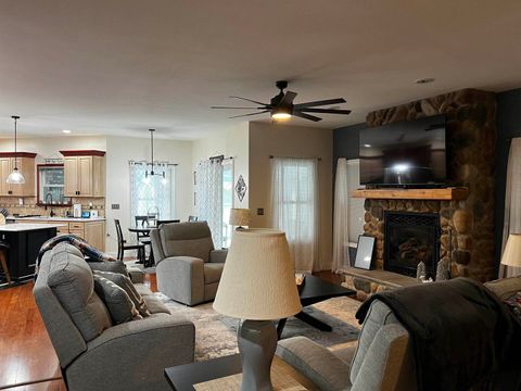 Tiny photo for 5942 E Houston Road, Woodlawn, IL 62898 (MLS # 100000185)