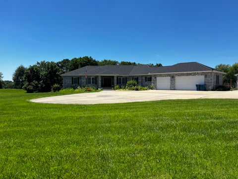 Tiny photo for 5942 E Houston Road, Woodlawn, IL 62898 (MLS # 100000185)