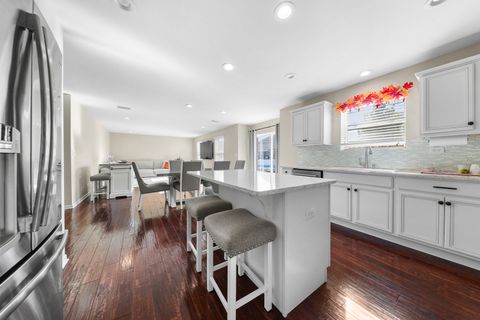 Tiny photo for 2102 Knightsbridge Lane, New Lenox, IL 60451 (MLS # 12592975)