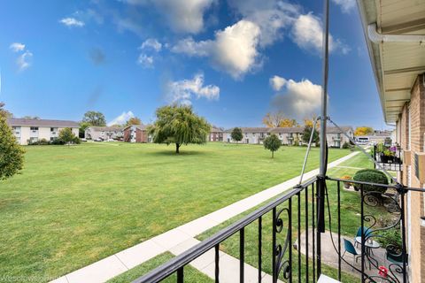 Tiny photo for 9209 Potter Road #2F, Des Plaines, IL 60016 (MLS # 12501238)