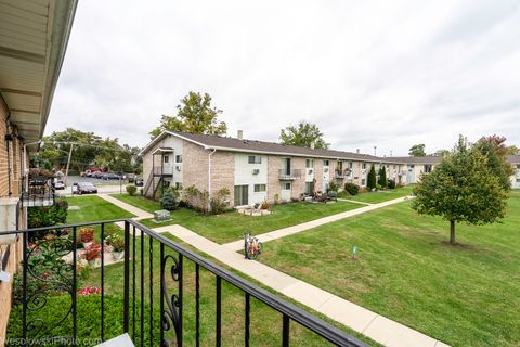 Tiny photo for 9209 Potter Road #2F, Des Plaines, IL 60016 (MLS # 12501238)