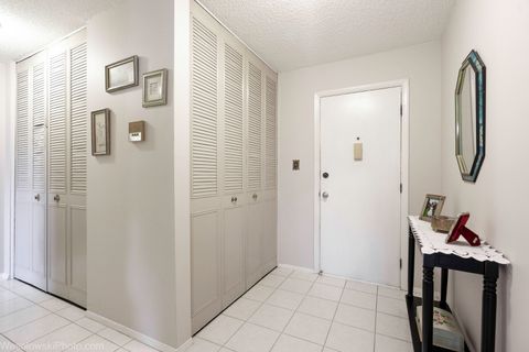 Tiny photo for 9209 Potter Road #2F, Des Plaines, IL 60016 (MLS # 12501238)