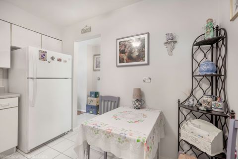 Tiny photo for 9209 Potter Road #2F, Des Plaines, IL 60016 (MLS # 12501238)